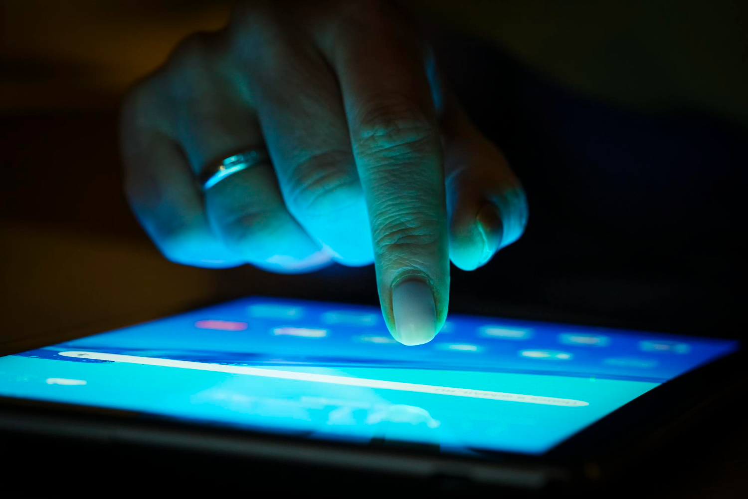 Activer les aperçus et entraîner le geste : navigation plus fiable, fermetures propres et conservation des formulaires et brouillons importants